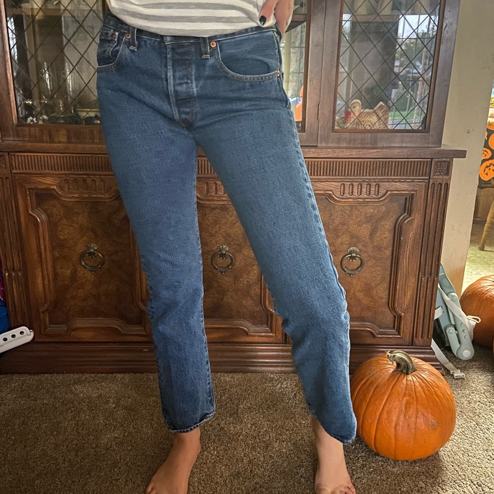 Vintage Levi’s 501 29/30 will fit modern 2/4